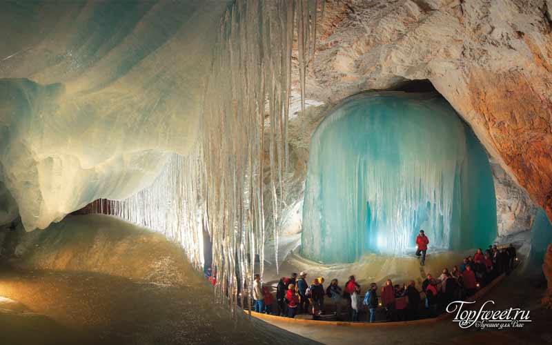 Ледяные пещеры Эйсрайзенвельт